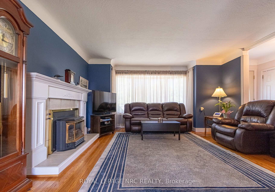 2-juliana-crescent-st-catharines-ontario-x12223970