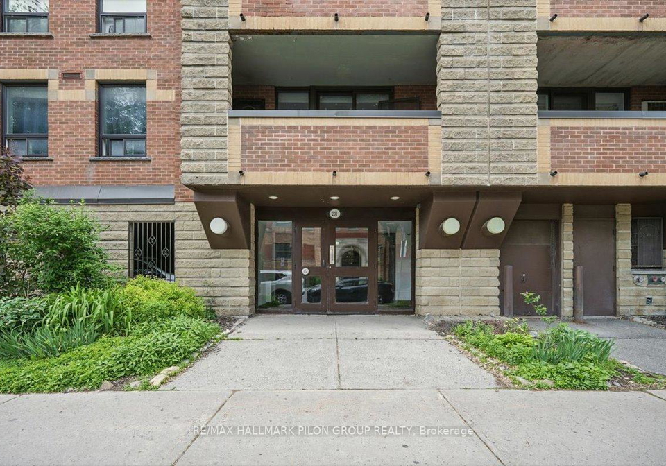 201-laurier-avenue-e-ottawa-ontario-x12224222