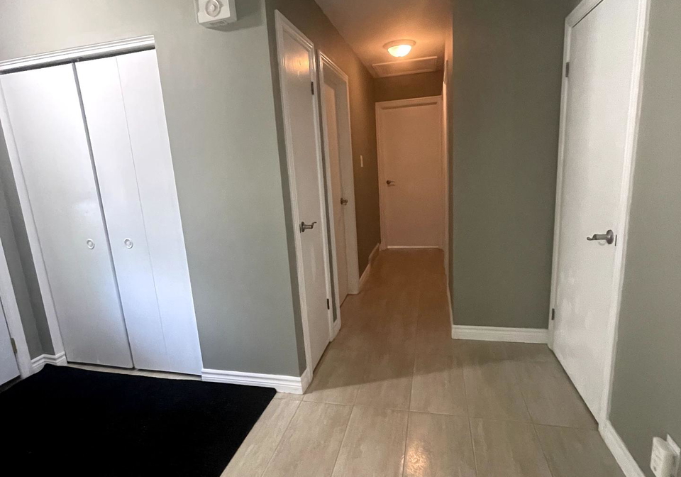 104-applewood-crescent-london-south-ontario-x12224293