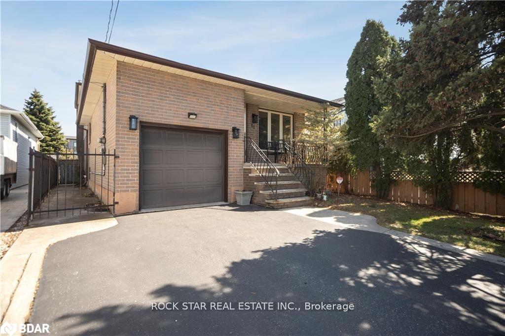 11-herbert-court-hamilton-ontario-x12225011