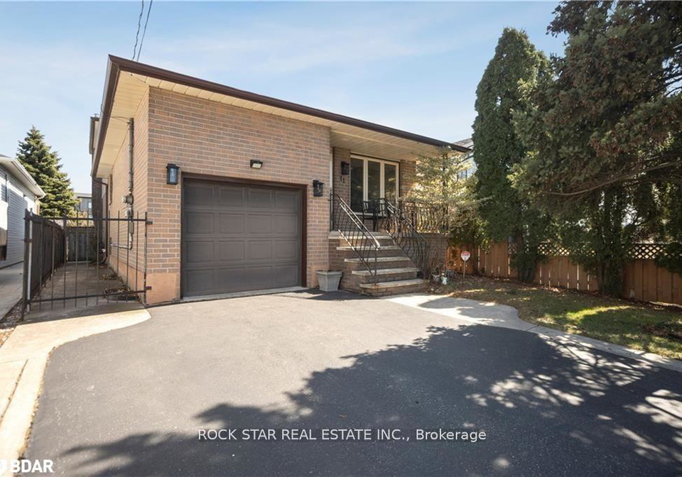 11-herbert-court-hamilton-ontario-x12225011