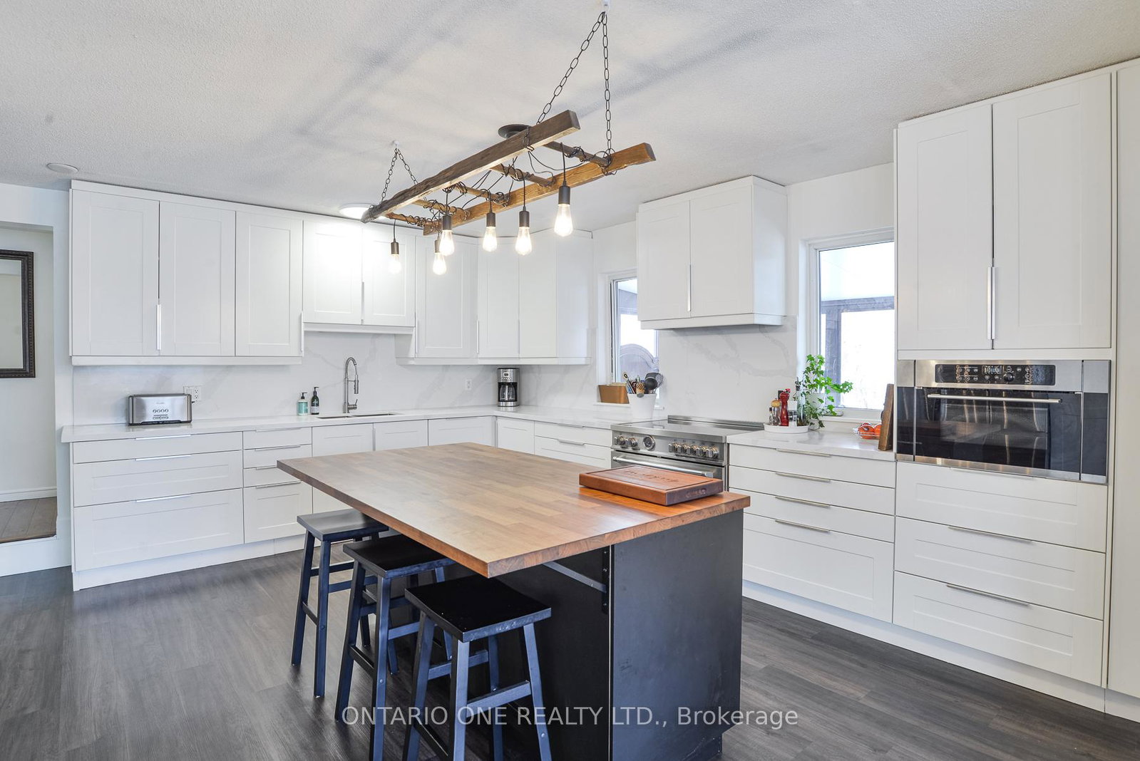 811-bay-street-gravenhurst-ontario-x12225273