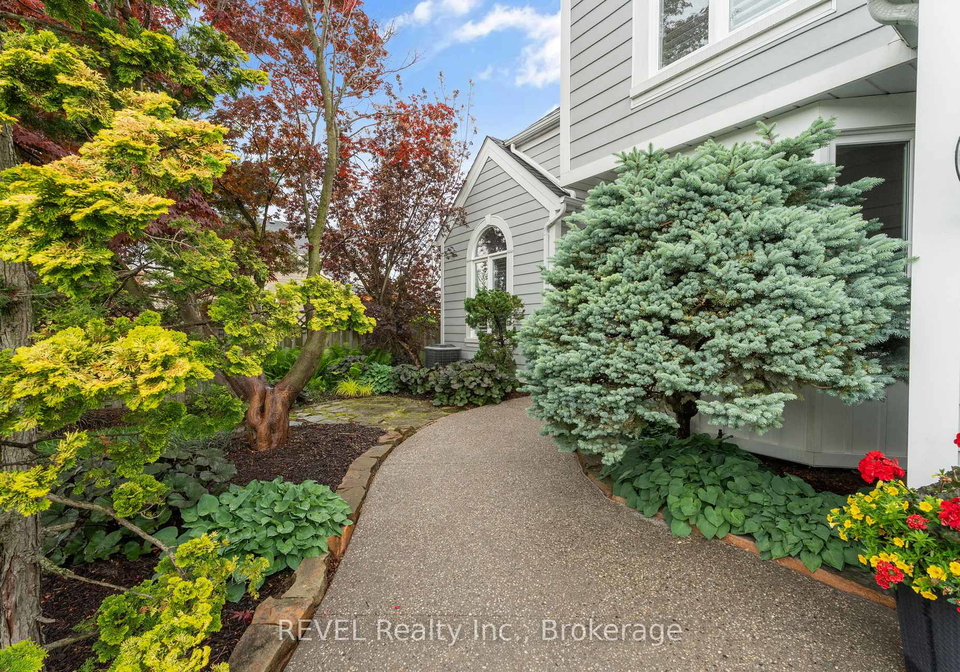 13-breckenridge-boulevard-e-st-catharines-ontario-x12225348
