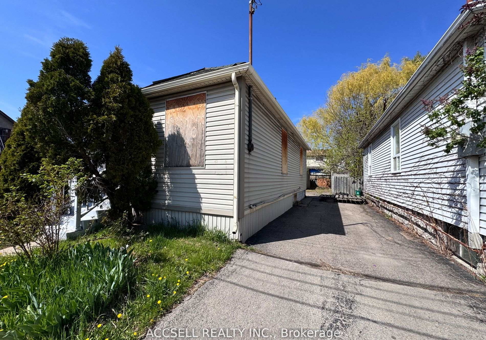 1371-cannon-street-e-hamilton-ontario-x12225566