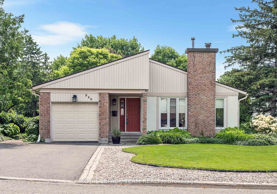 940-beauclaire-drive-ottawa-ontario-x12225814