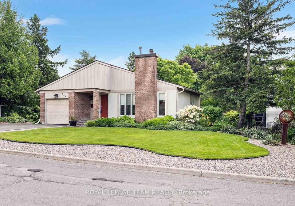 940-beauclaire-drive-ottawa-ontario-x12225814