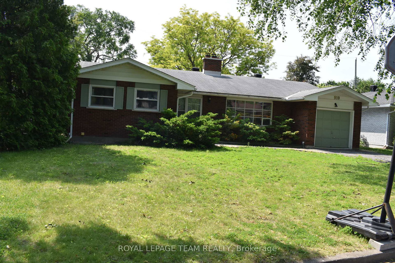 910-garwood-avenue-ottawa-ontario-x12226895