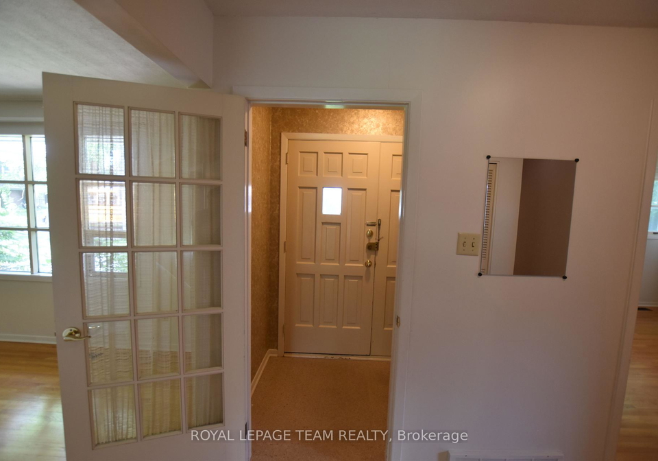 910-garwood-avenue-ottawa-ontario-x12226895