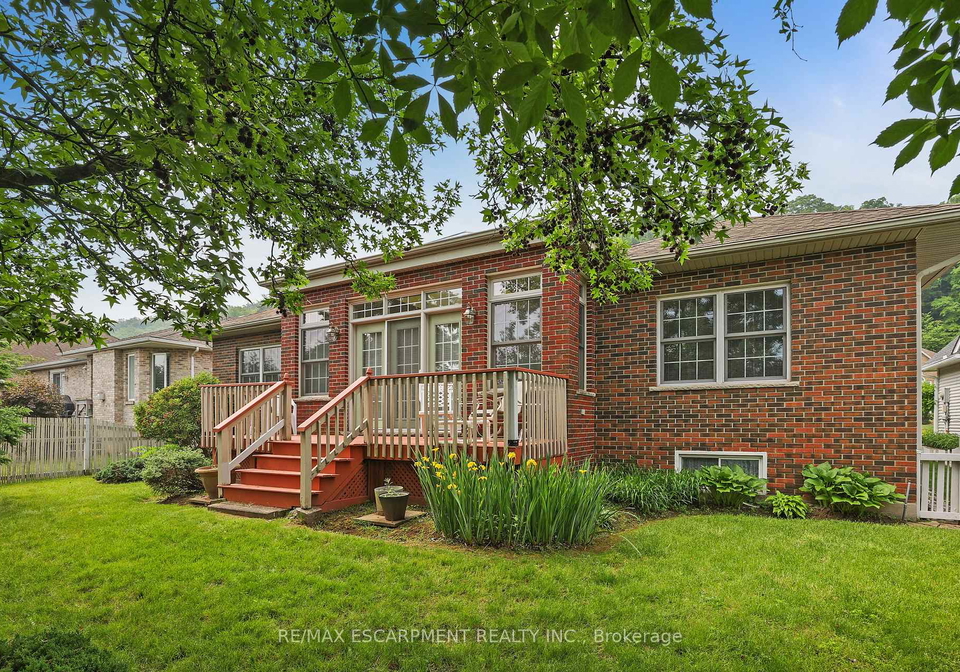 123-dorchester-drive-grimsby-ontario-x12227018