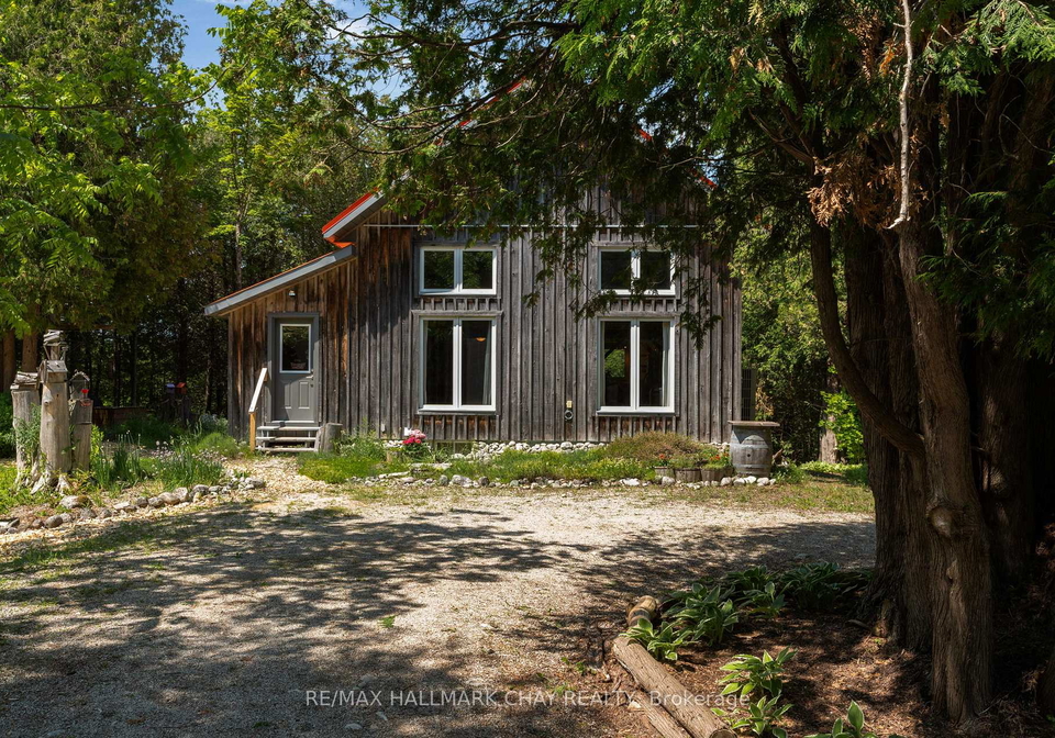 343609-north-line-west-grey-ontario-x12227191