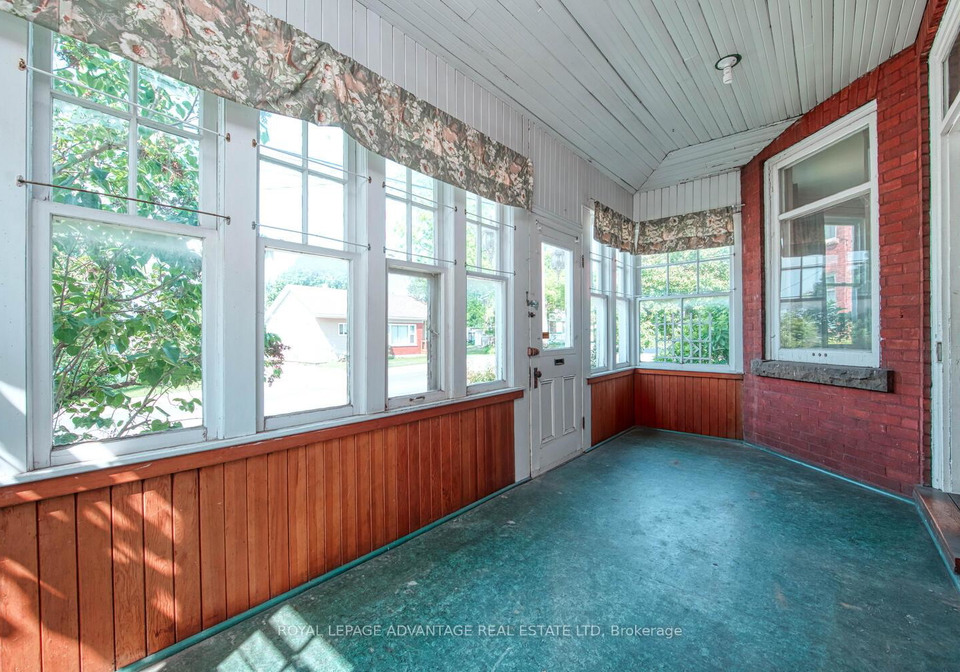 11-elmsley-street-s-smiths-falls-ontario-x12227199