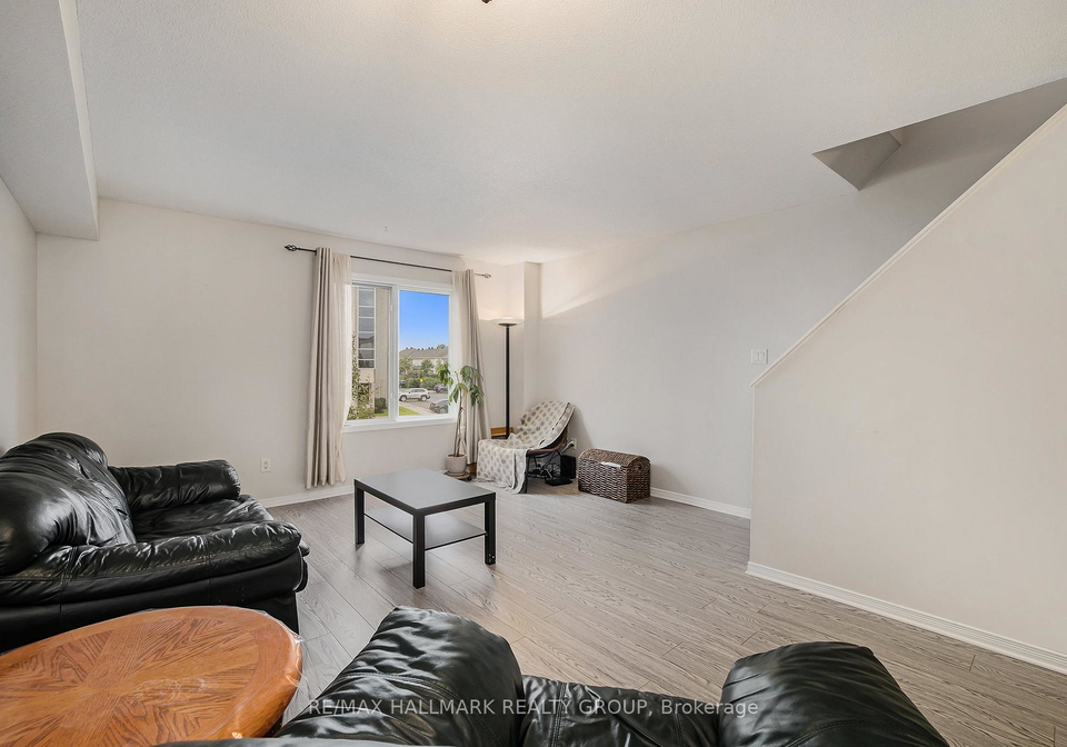 63-manhattan-crescent-ottawa-ontario-x12227567