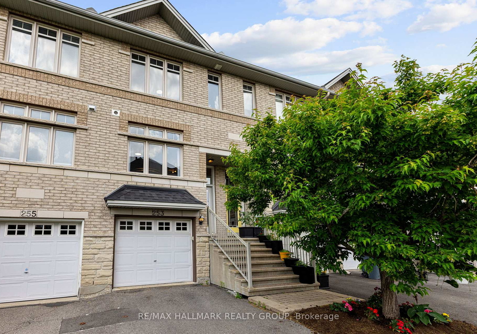 253-stroget-private-ottawa-ontario-x12227634