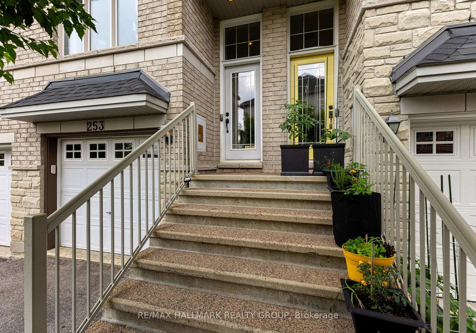 253-stroget-private-ottawa-ontario-x12227634