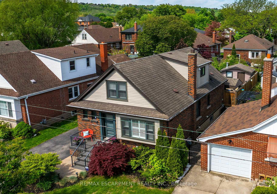 74-garside-avenue-s-hamilton-ontario-x12227749