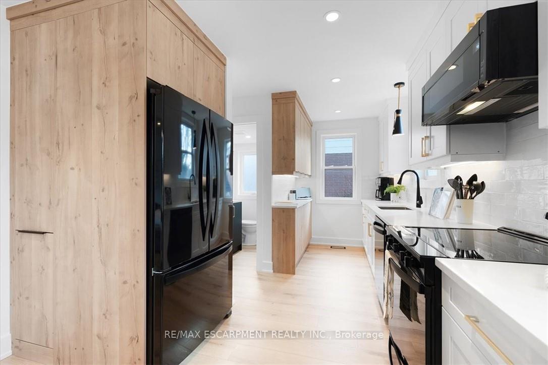 94-west-32nd-street-hamilton-ontario-x12227941
