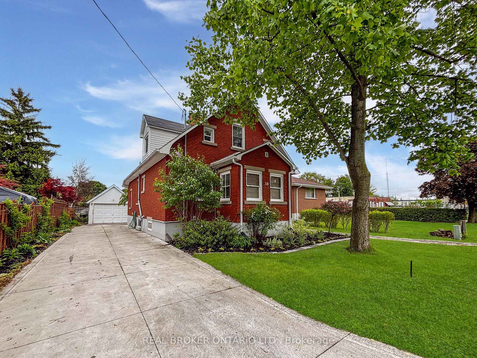 19-rowanwood-avenue-brantford-ontario-x12228303