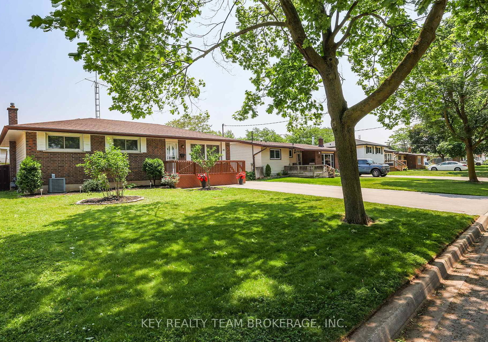 20-huntley-crescent-st-catharines-ontario-x12228349