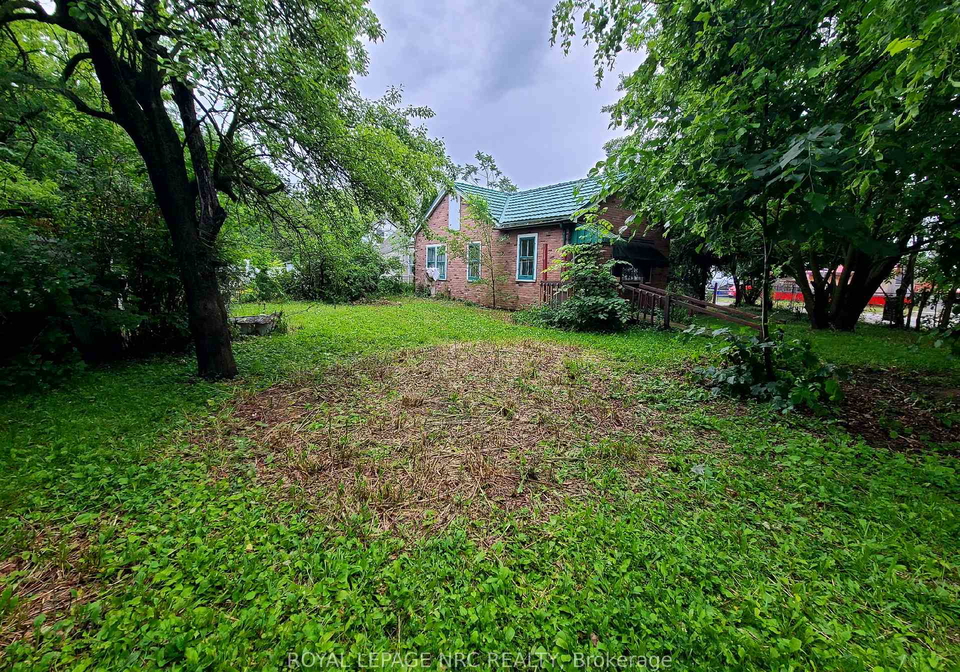 19-eastchester-avenue-st-catharines-ontario-x12228391