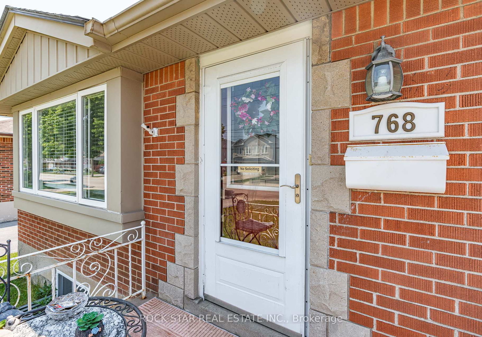 768-tenth-avenue-hamilton-ontario-x12228565