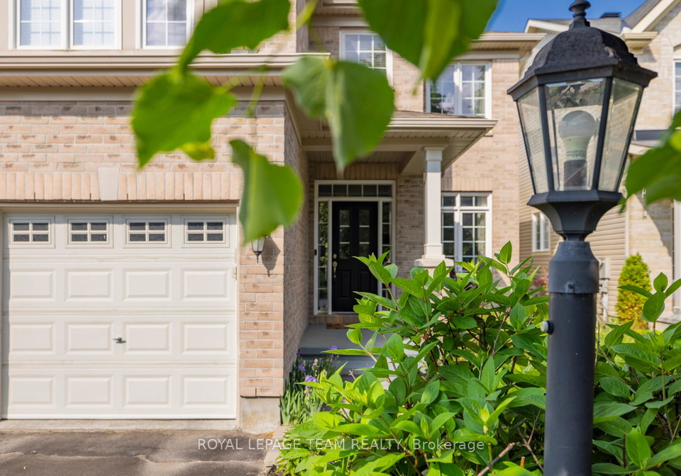 214-oneida-terrace-ottawa-ontario-x12228613