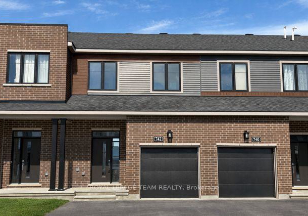 742-fairline-row-kanata-ontario-x12229430