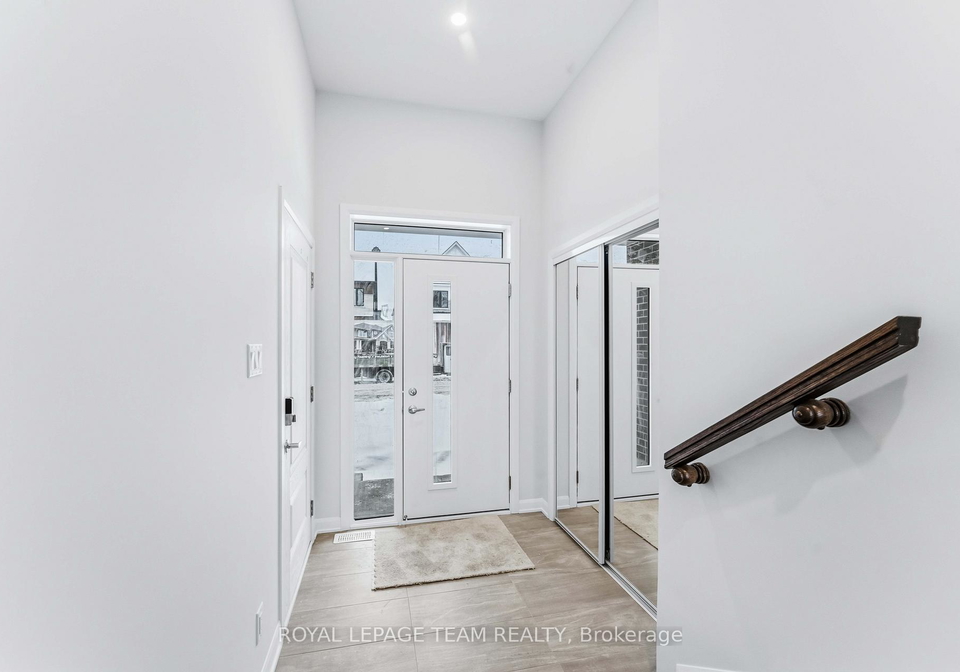 742-fairline-row-kanata-ontario-x12229430