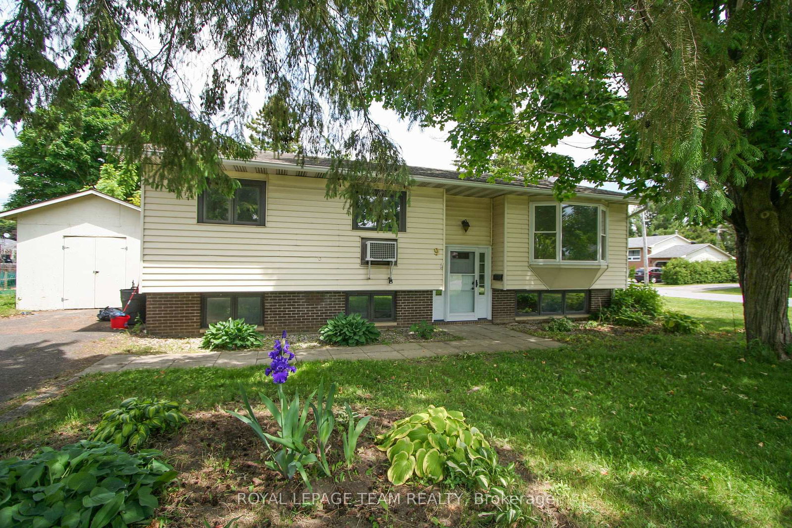 9-martin-street-north-dundas-ontario-x12229485