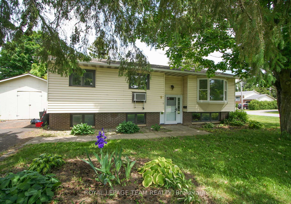 9-martin-street-north-dundas-ontario-x12229485