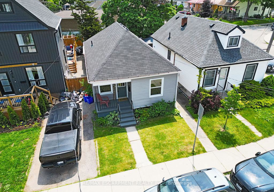 4-frederick-avenue-hamilton-ontario-x12229634