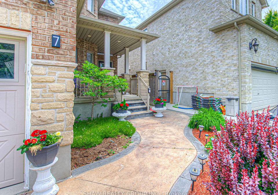 7-yates-avenue-cambridge-ontario-x12229737