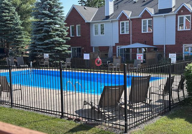 18-shoreline-drive-bracebridge-ontario-x12229752