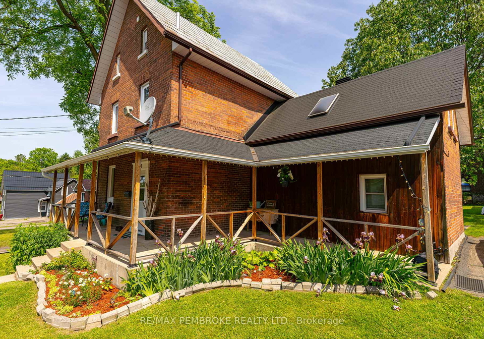 111-hunter-street-pembroke-ontario-x12229844