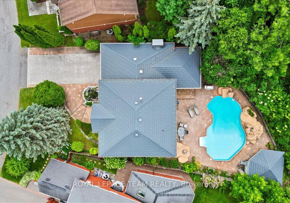 17-stonehedge-parkway-ottawa-ontario-x12229846