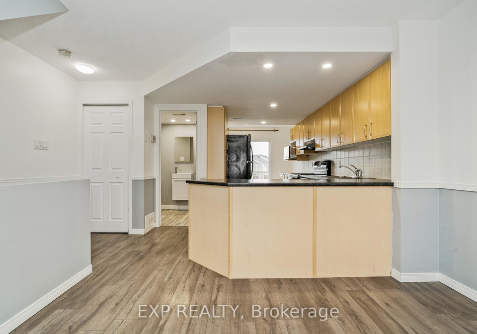 552-lakeridge-drive-ottawa-ontario-x12230020