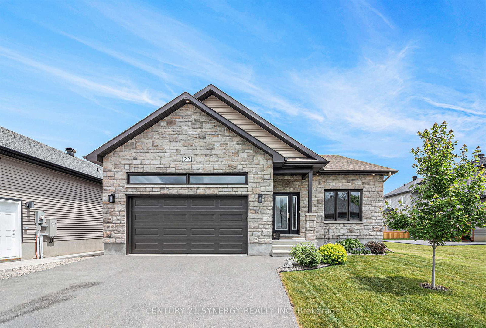 22-richer-street-north-stormont-ontario-x12230065