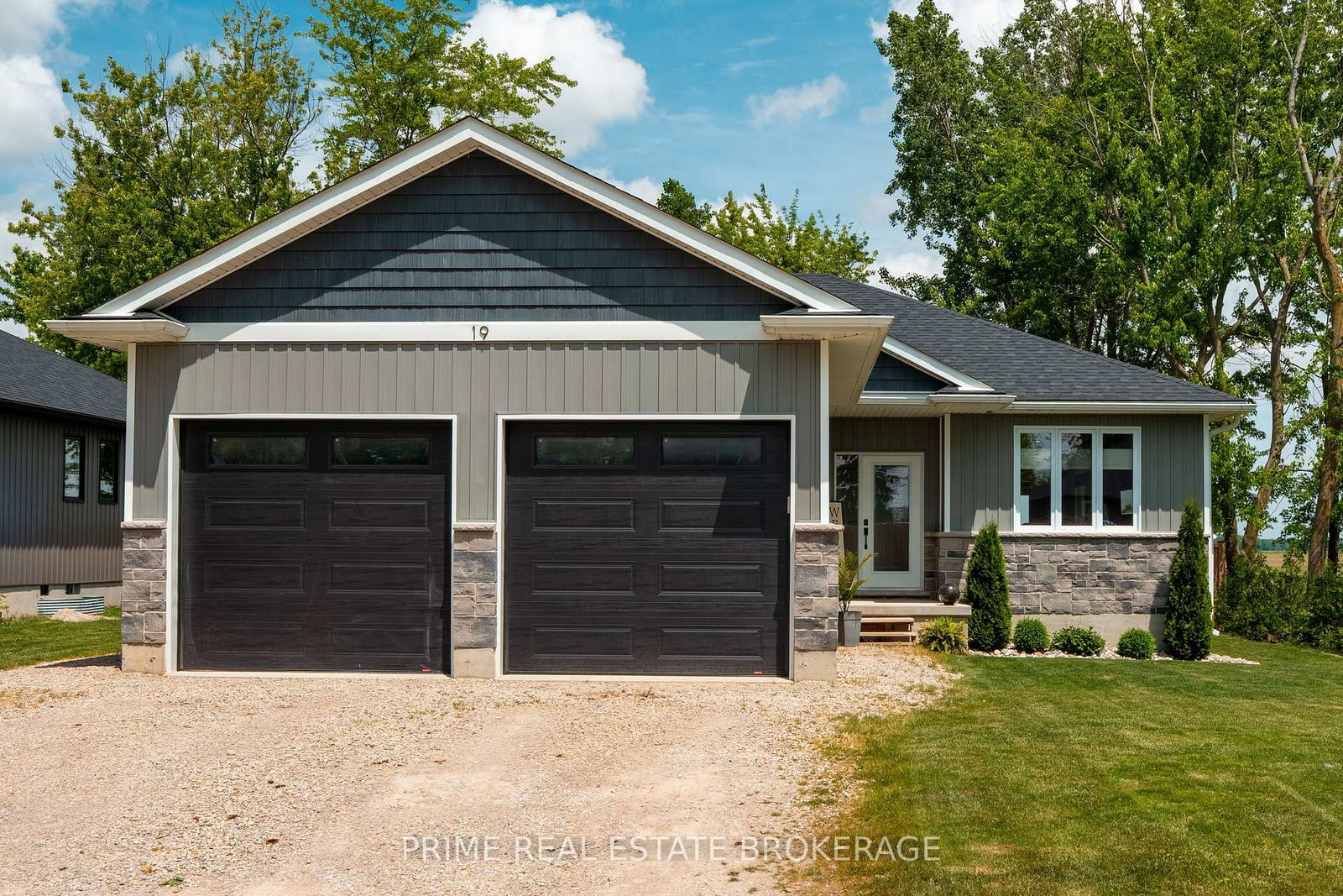 19-middle-street-south-huron-ontario-x12230209