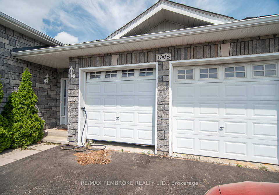 1008-limestone-crescent-petawawa-ontario-x12230349