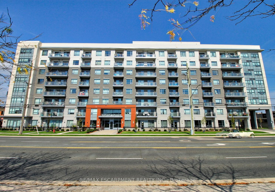 121-highway-8-hamilton-ontario-x12230392