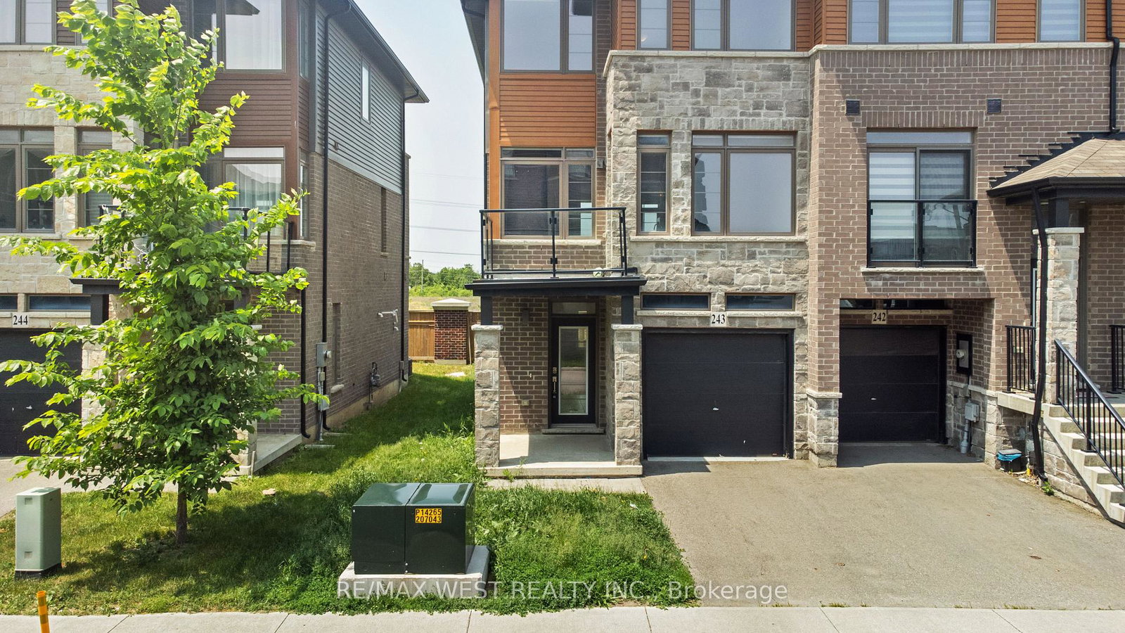 30-time-square-boulevard-hamilton-ontario-x12230659