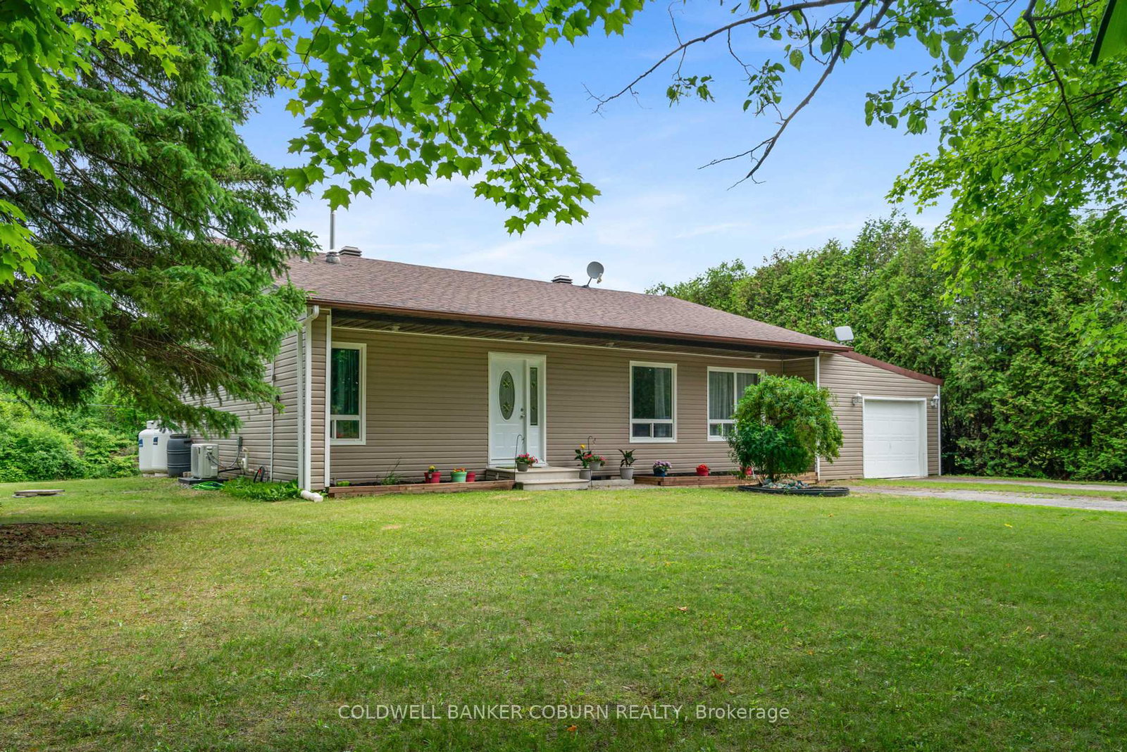 852-county-road-44-north-grenville-ontario-x12230968