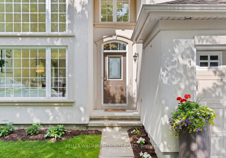 16-blackshire-circle-ottawa-ontario-x12231011