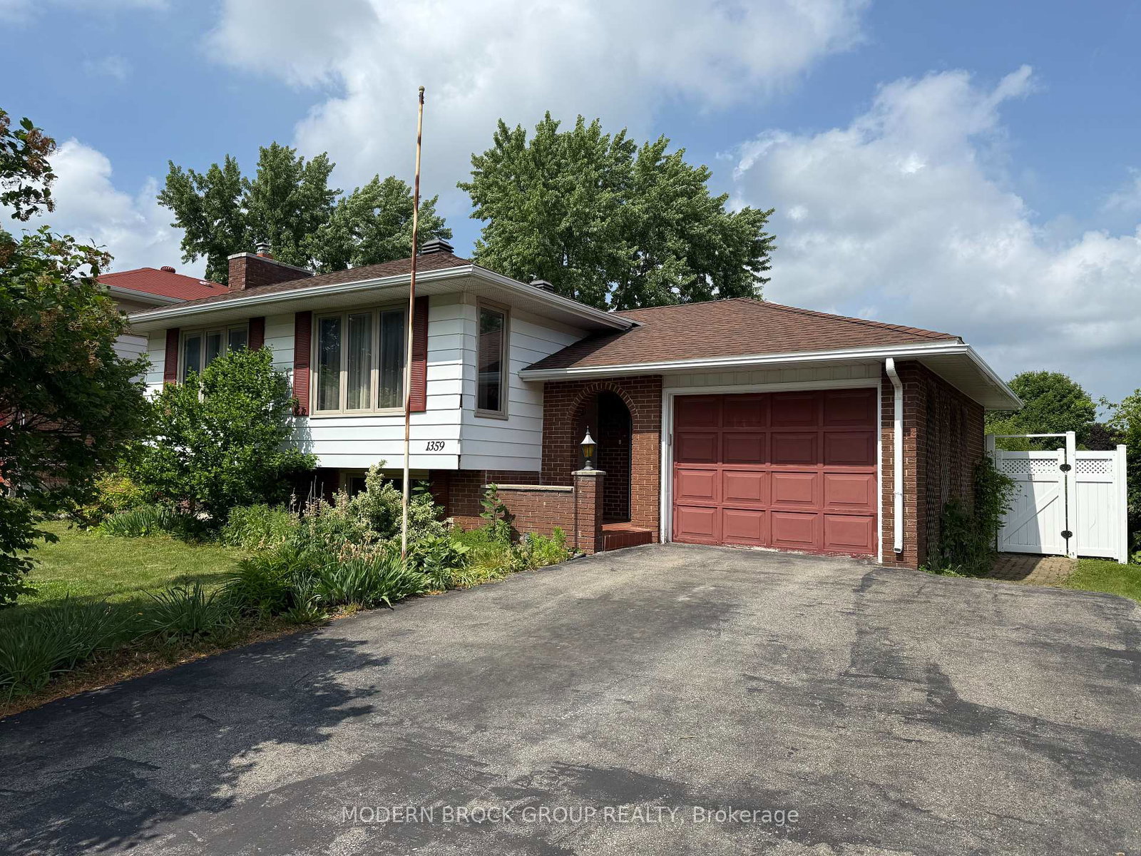 1359-linden-crescent-brockville-ontario-x12231892