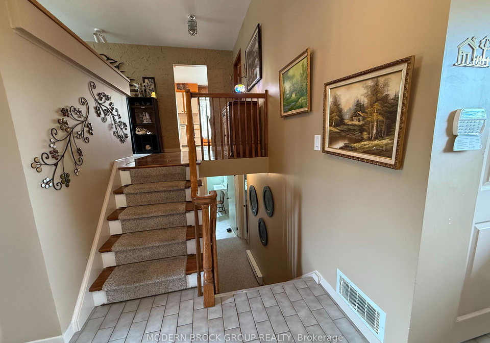 1359-linden-crescent-brockville-ontario-x12231892