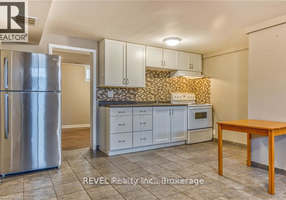 397-grantham-avenue-st-catharines-ontario-x12232184