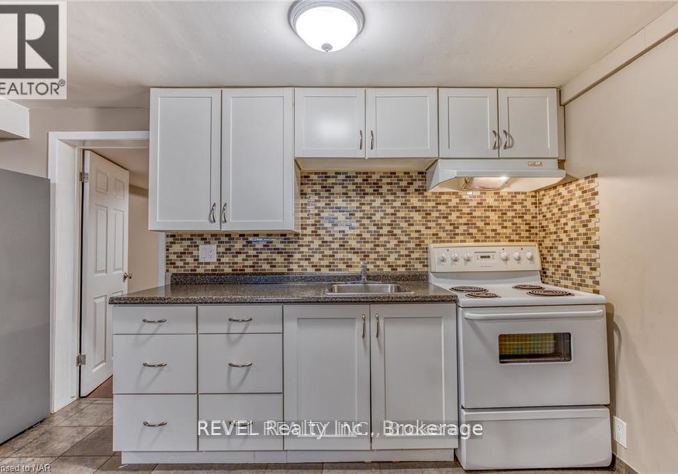 397-grantham-avenue-st-catharines-ontario-x12232184