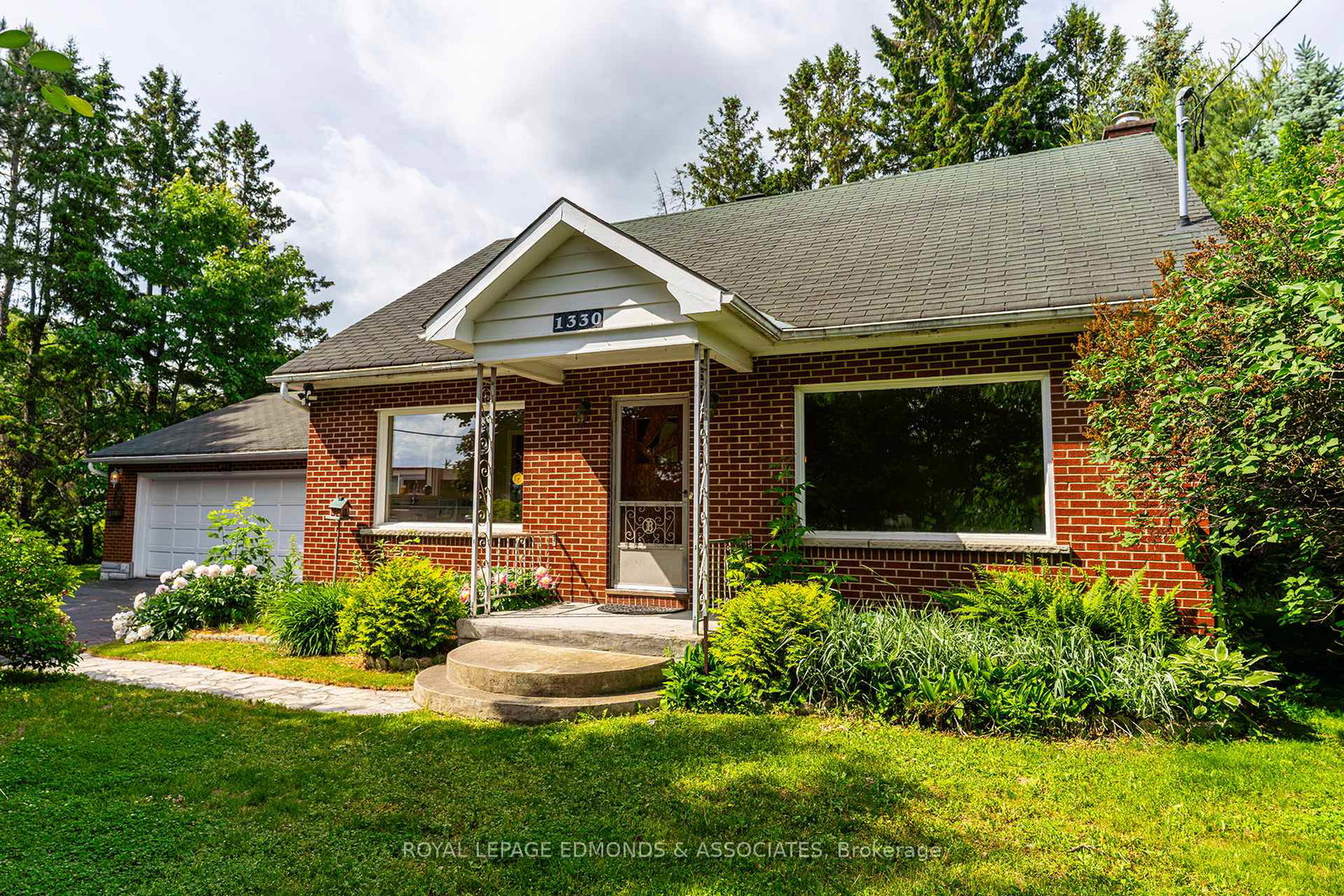 1330-blakely-crescent-laurentian-valley-ontario-x12232617
