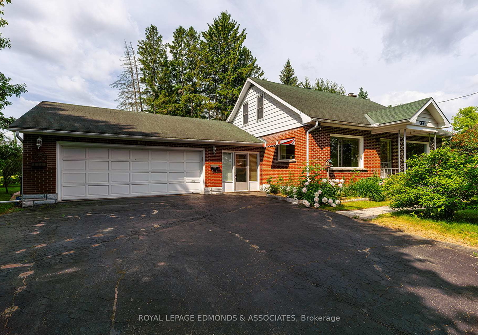 1330-blakely-crescent-laurentian-valley-ontario-x12232617