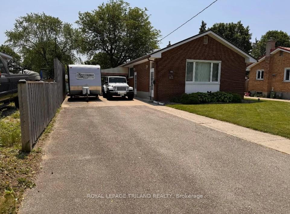 1947-wavell-street-london-east-ontario-x12233224