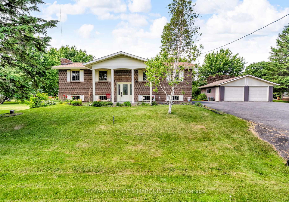 18227-oak-drive-south-glengarry-ontario-x12233316